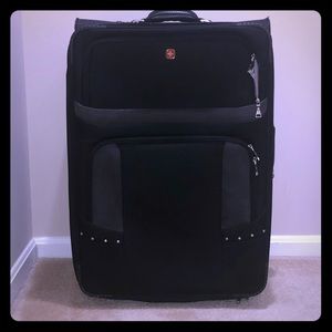 Barely used Swiss Gear Luggage for sale!